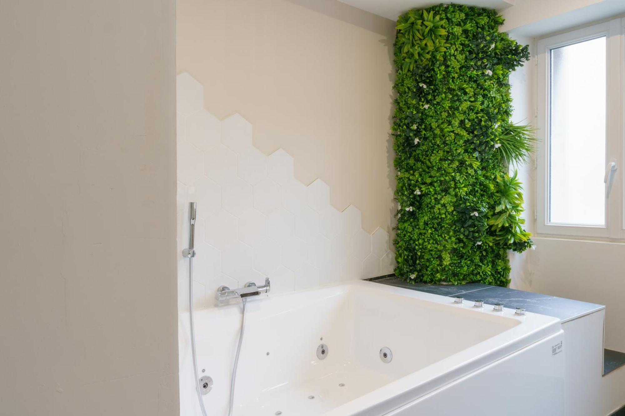 L'Evasion Amboise, Sauna Jacuzzi Exterior photo